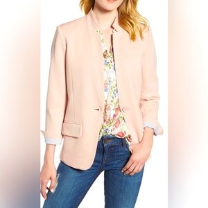 🌸Olivia Moon Cotton Blend Knit Blazer
An office classic lightens up a little 🌸